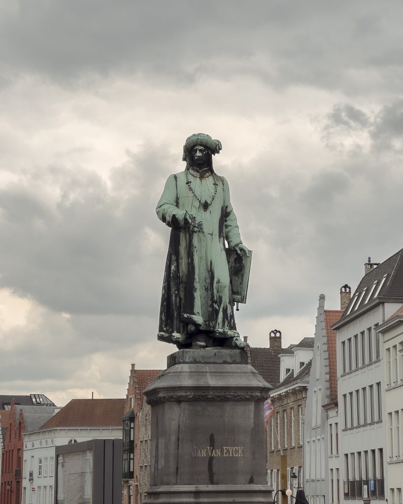 Plaza Jan Van Eyck en Brujas